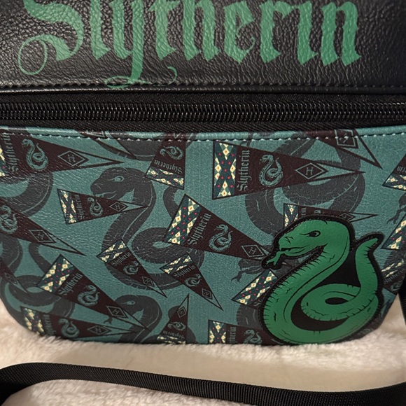 Loungefly Slytherin Messenger Bag - Black and Green NWT - Picture 3 of 5